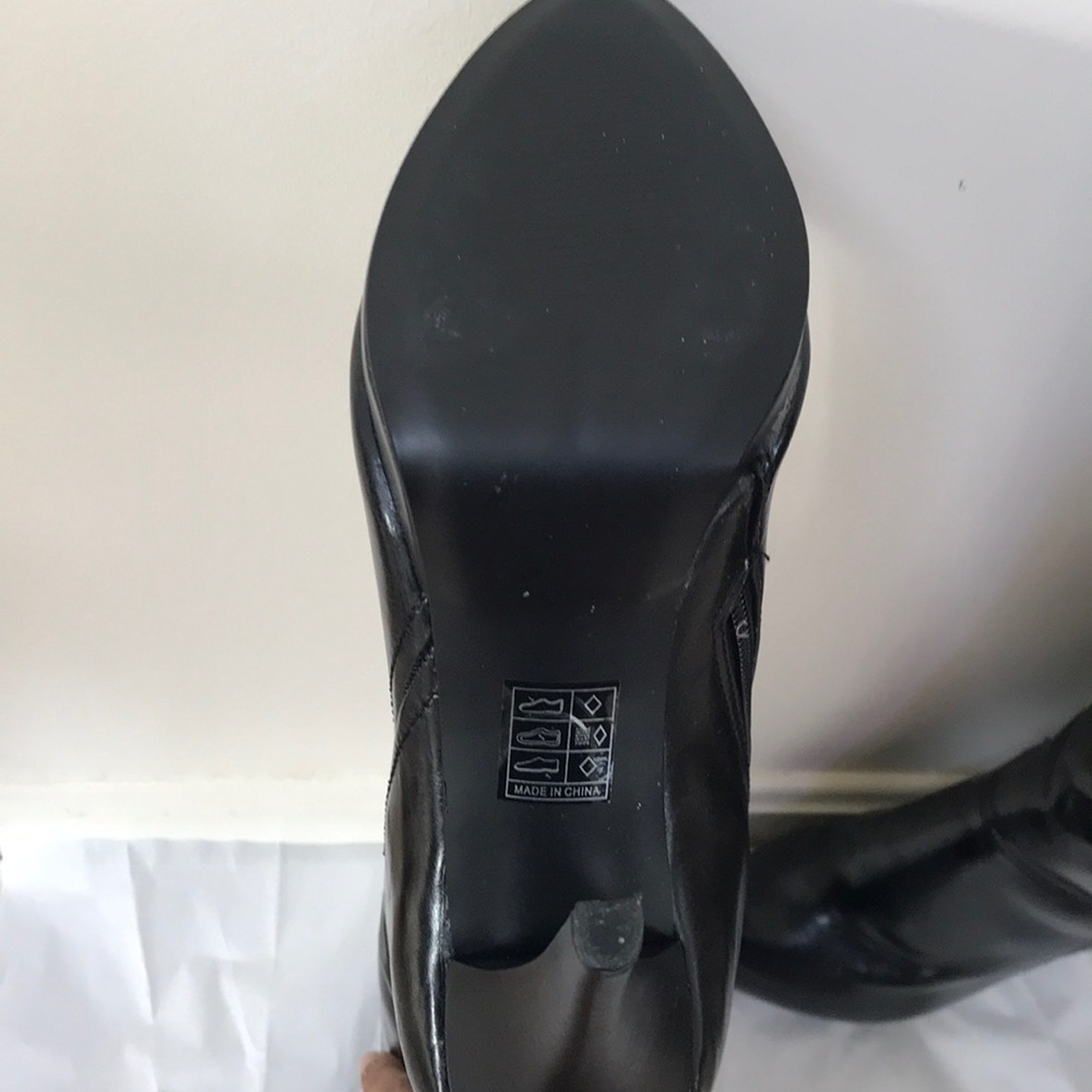 GOMAX Size 10 black knee high zippered boots - Picture 6 of 11